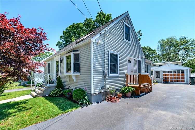 18 Eastern Parkway Milford, CT 06460