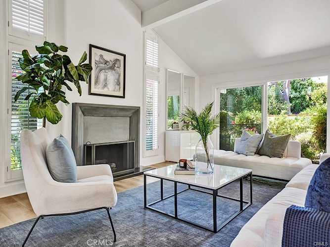 5 Seafaring Dr Corona Del Mar, CA 92625