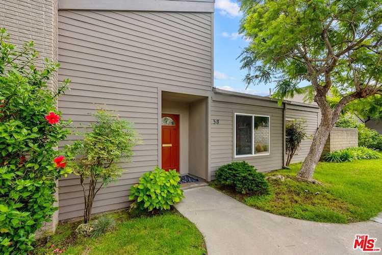 58 Village Santa Monica, CA 90405