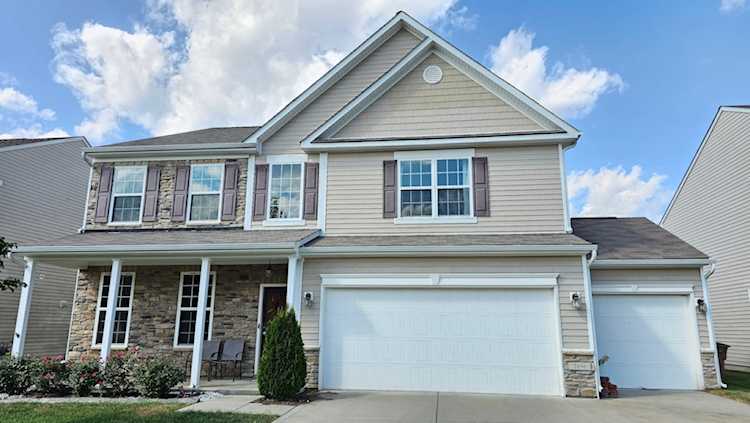 2096 Creek Bank Dr Columbus, IN 47201