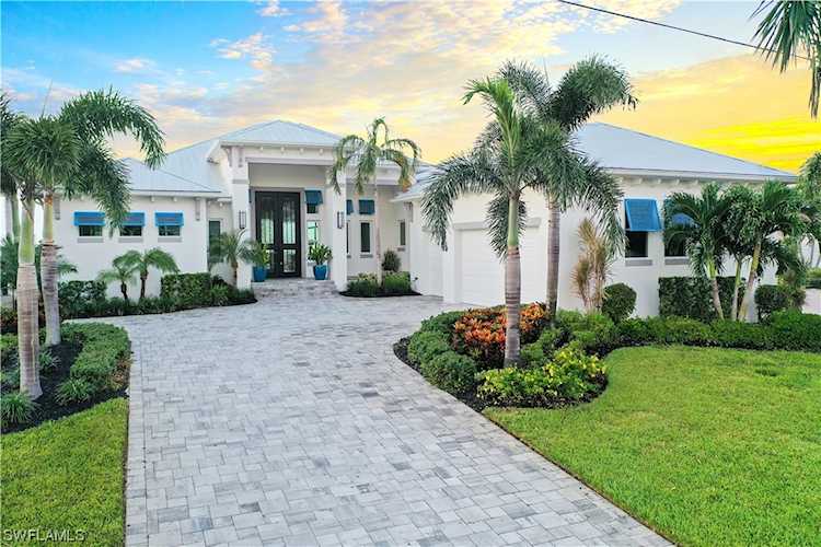 3817 21St Pl Cape Coral, FL 33904
