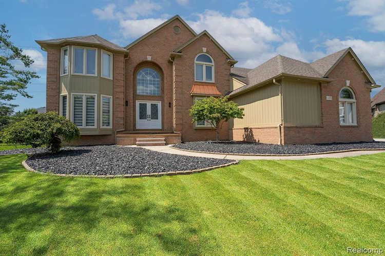 54275 Talon Ct Shelby Twp, MI 48315