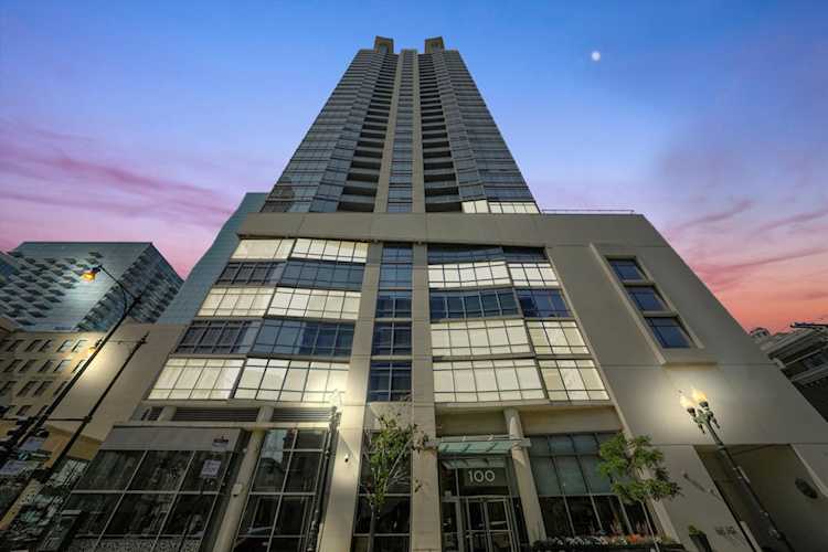 100 E 14th St #2905 Chicago, IL 60605
