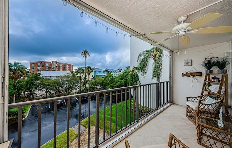 1350 Gulf Blvd #502 Clearwater, FL 33767