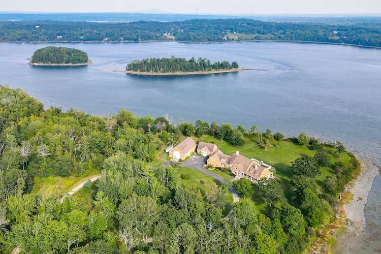 35 Old Fields Way Castine, ME 04421