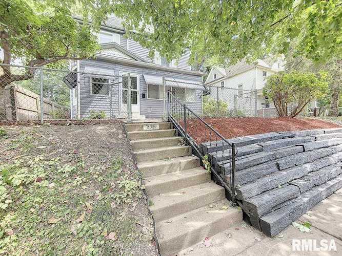2321 Farnam St Davenport, IA 52803