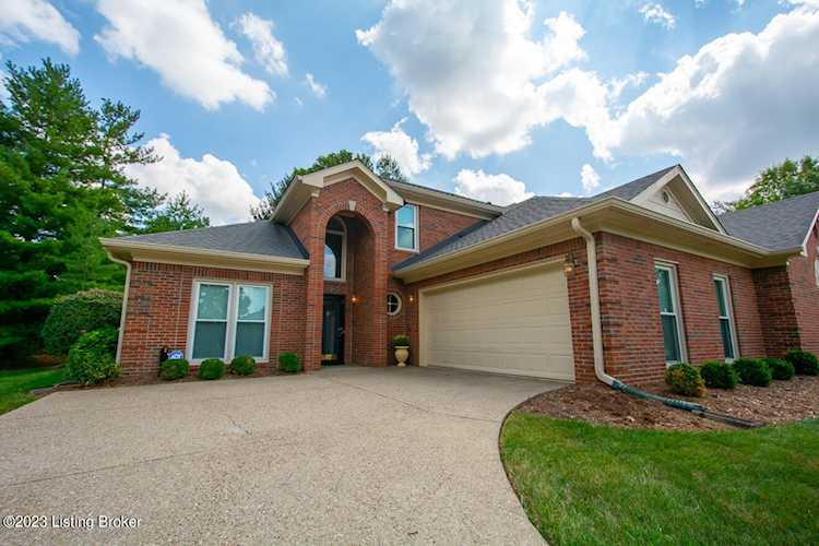1303 Forest Garden Ct Louisville, KY 40223