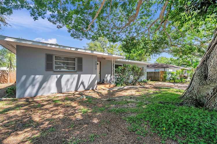 1317 S Betty Ln Clearwater, FL 33756