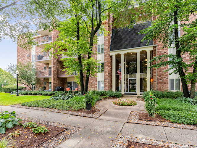 4900 Forest Ave #201 Downers Grove, IL 60515