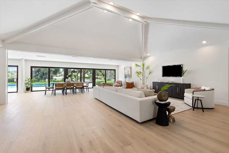4315 Lakewood Drive Delray Beach, FL 33445