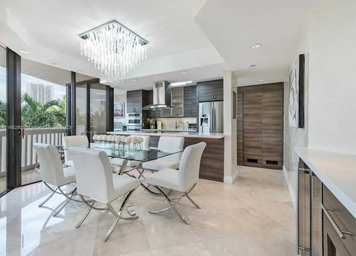 1000 E Island Blvd #306 Aventura, FL 33160