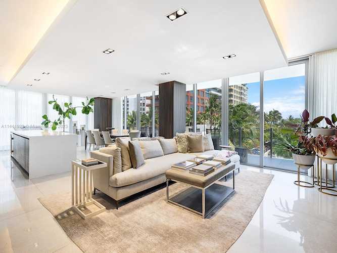 1 Collins Ave #308 Miami Beach, FL 33139