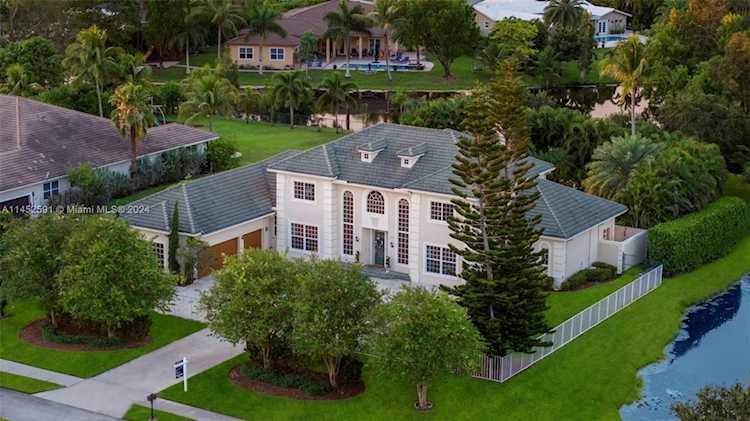 641 Ranch Rd Weston, FL 33326