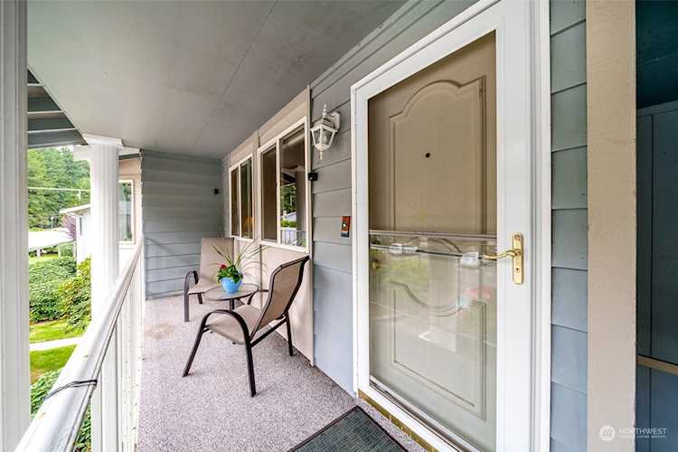 8319 Cirque Dr W #3 University Place, WA 98467