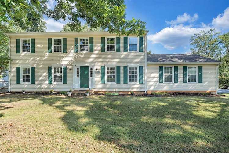 5265 Cherokee Hills Salem, VA 24153