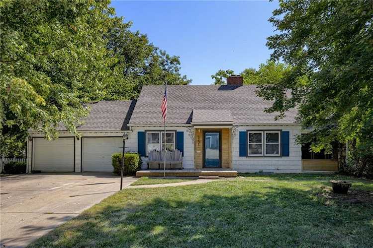 5231 Birch St Roeland Park, KS 66205