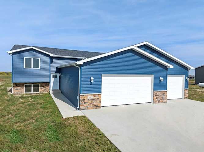 3817 Grayson Dr. Burlington, ND 58722