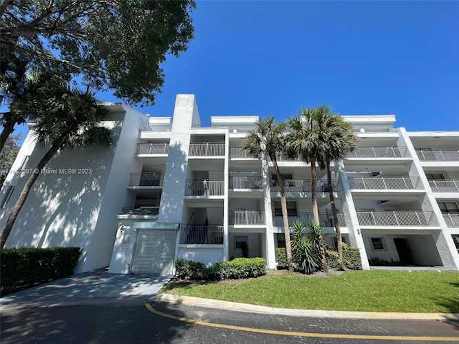 16141 Blatt Blvd #304 Weston, FL 33326