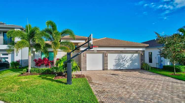 8863 Skyward Street Boca Raton, FL 33496