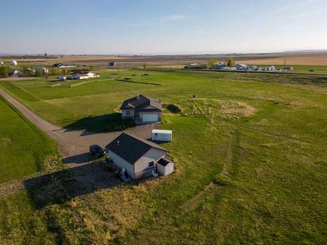 16030 496 Ave E Rural Foothills County, AB T1V 1N1