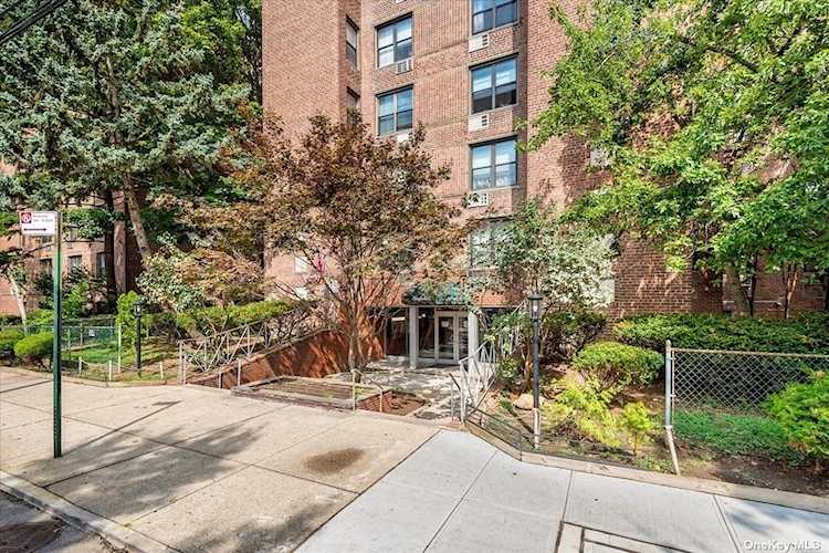 65-15 38 Ave #1C Woodside, NY 11377