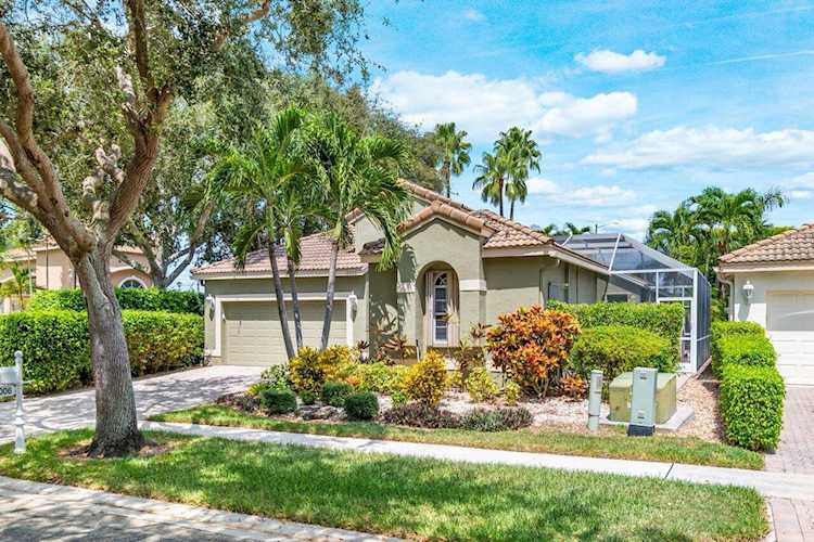 10006 Diamond Lake Drive Boynton Beach, FL 33437
