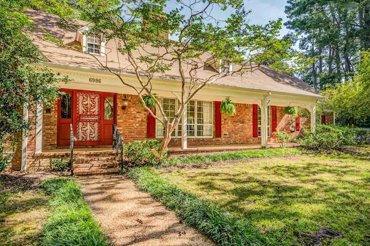 6986 Round Hill Cv Germantown, TN 38138