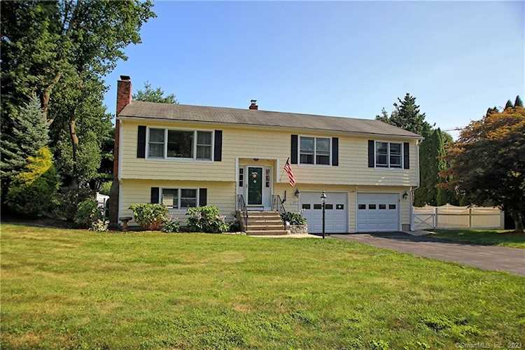 117 Burnt Plains Rd Milford, CT 06461 MLS 170595239