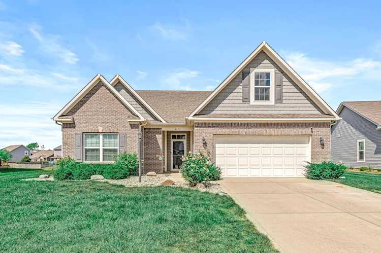 6432 W Waters Edge Ct Greenfield, IN 46140