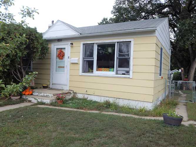604 NW 20th St Minot, ND 58703