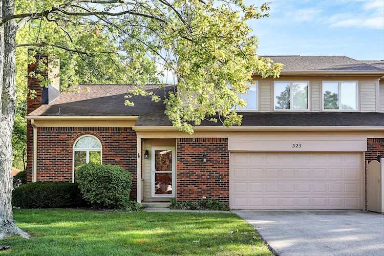 325 Dominion Dr Zionsville, IN 46077