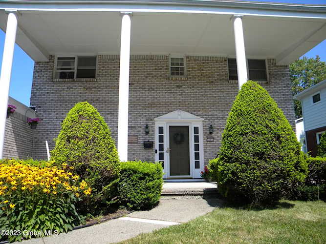 305 Cortland St Albany, NY 12208
