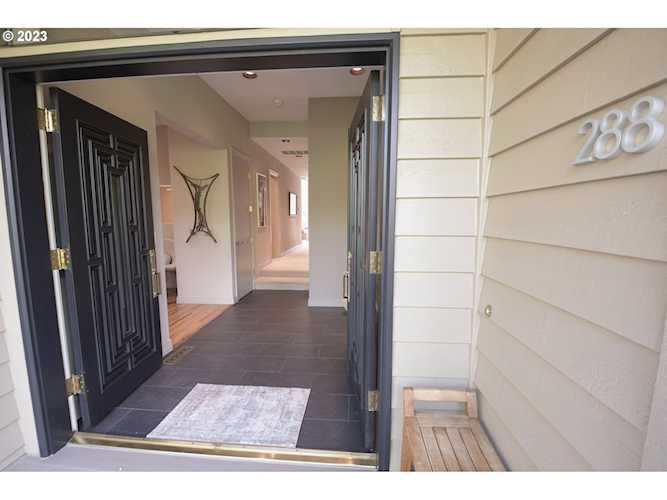 288 SE Spokane ST Portland, OR 97202
