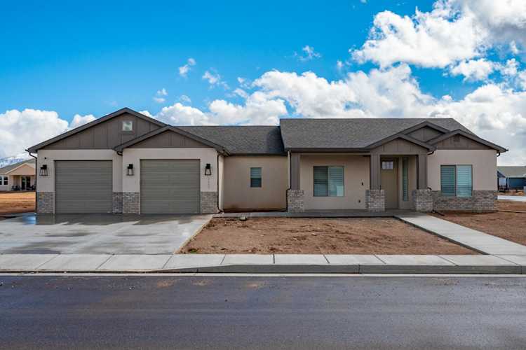 5011 N Bald Eagle DR Enoch, UT 84721