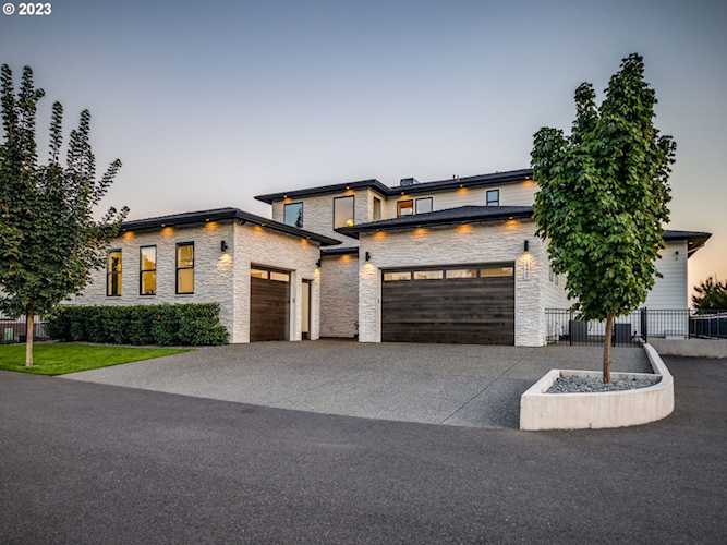 19407 SE View Crest TER Camas, WA 98607