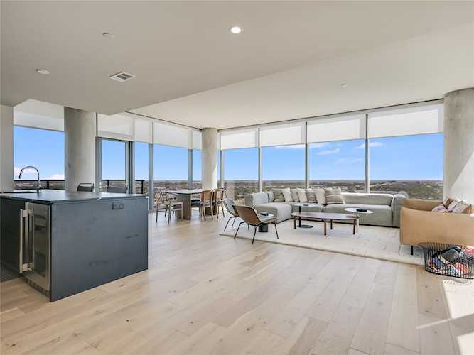 44 East Ave #4106 Austin, TX 78701