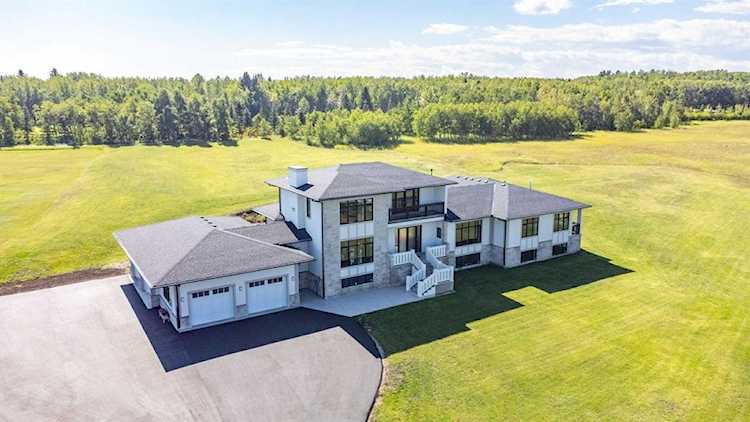 226 Grizzly Rise Rural Rocky View County, AB T4C 0B5