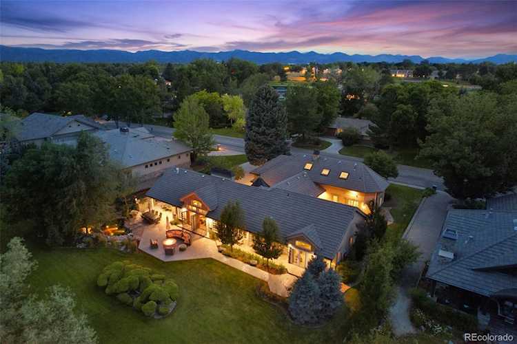 18 Club Ln Littleton, CO 80123