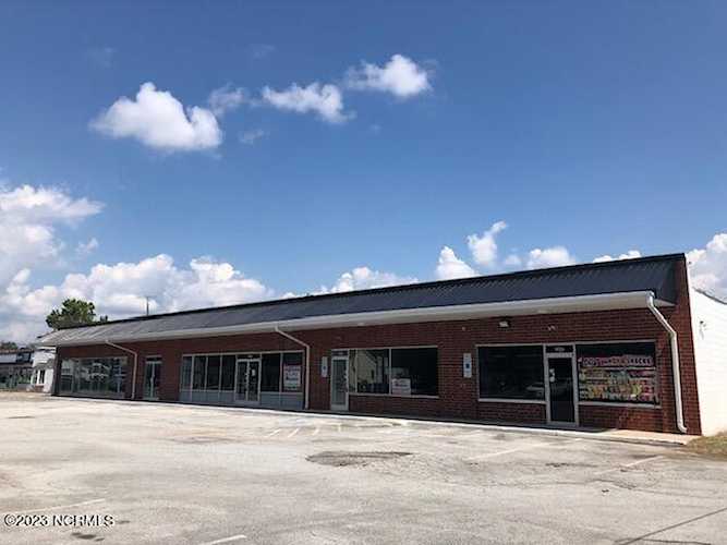 208 Henderson Dr Jacksonville, NC 28540