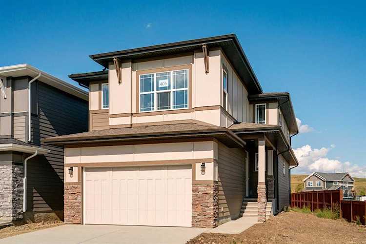 405 Cranbrook Gardens SE Calgary, AB T3M 3N6