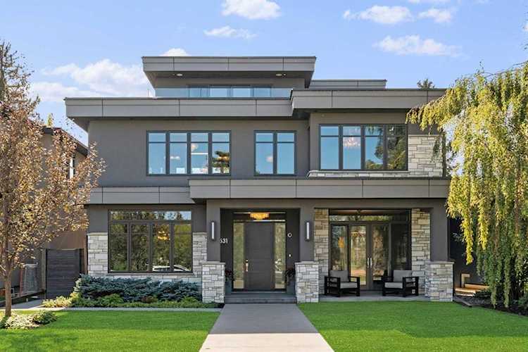531 47 Ave SW Calgary, AB T2S 1C5