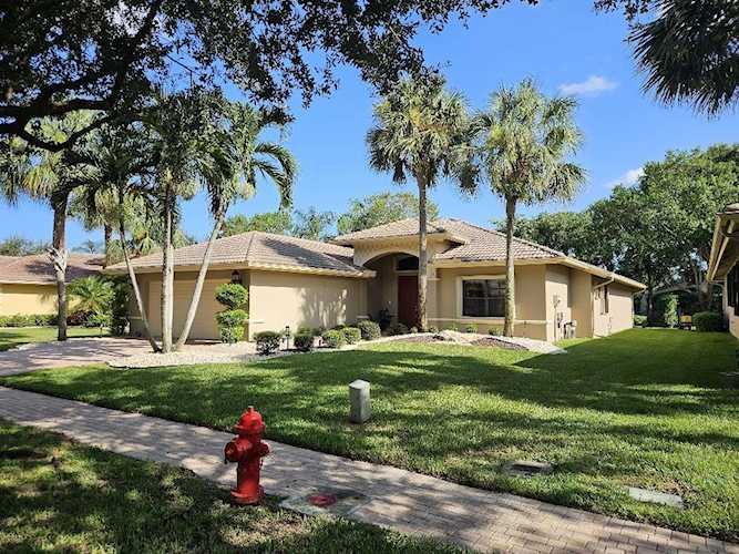 7855 Via Grande Boynton Beach, FL 33437