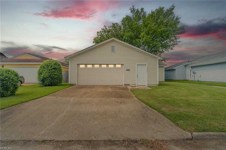 home for sale in Green Run Virginia Beach VA 23453 - MLS 10502806 Photo 1