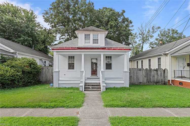 421 Lee St Hampton, VA 23666