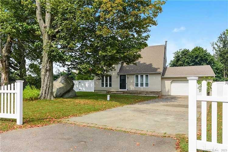 3 Chandler Dr Prospect, CT 06712