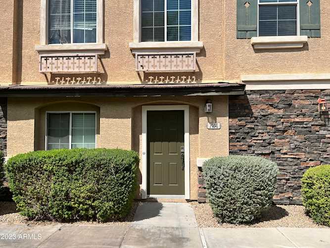 724 N Laguna Drive Gilbert, AZ 85233