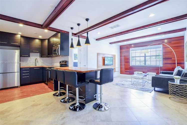 298 SW 6th St #205 Boca Raton, FL 33432