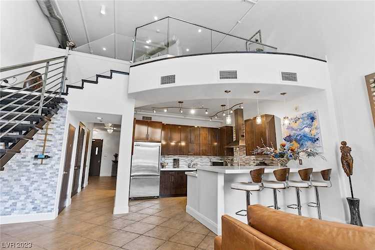 11441 Allerton Park Dr #220 Las Vegas, NV 89135