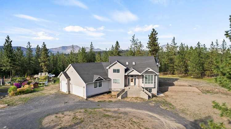 20727 N Calhoun Ln Nine Mile Falls, WA 99026