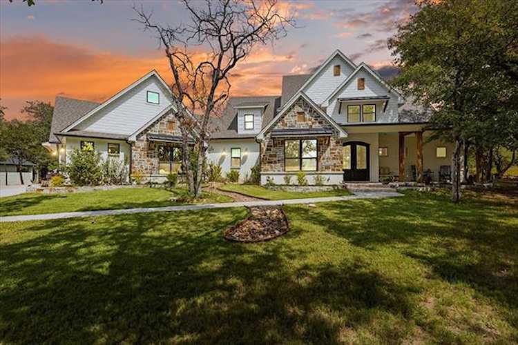 9008 Emma Court Granbury, TX 76049